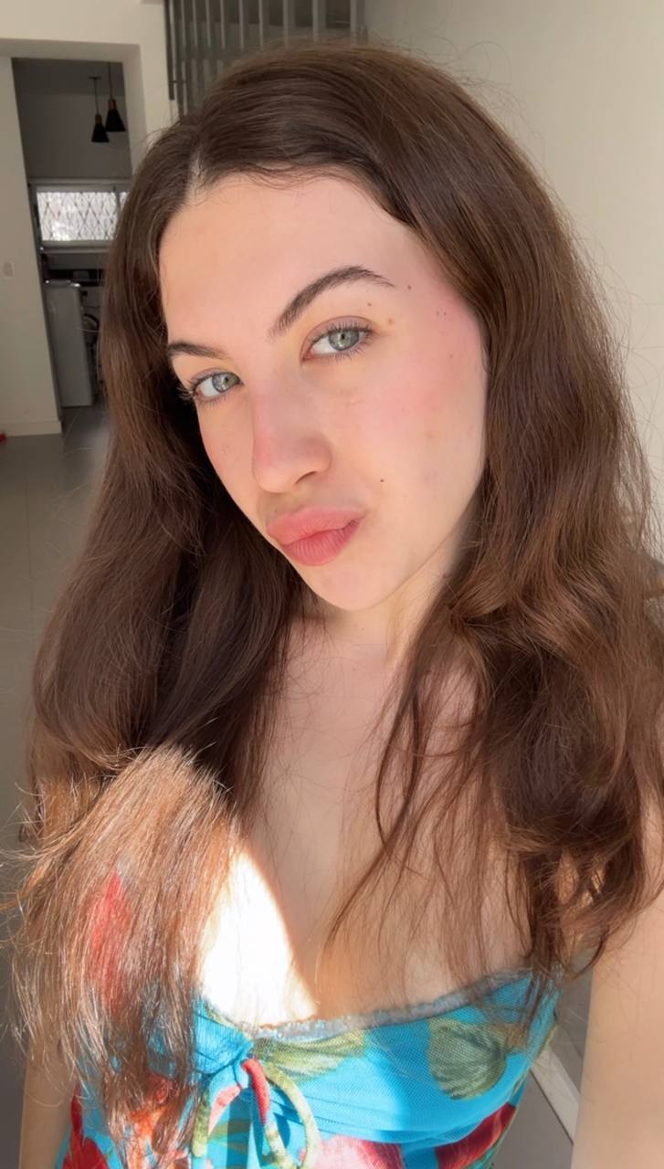 Nude girl Amber in Boston