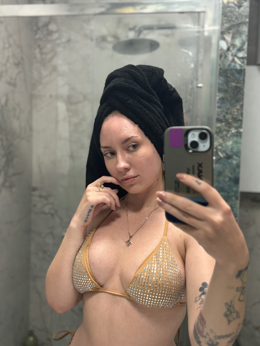 Nude girl KateV in Boston