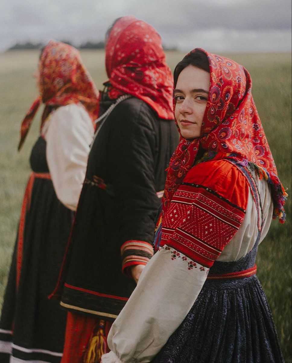 Women in Slavic costumes’s look of the day — catch her live in Boston