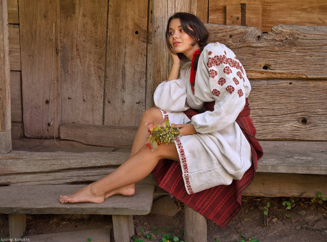 Fresh photos, fresh mood — Women in Slavic costumes online in Boston