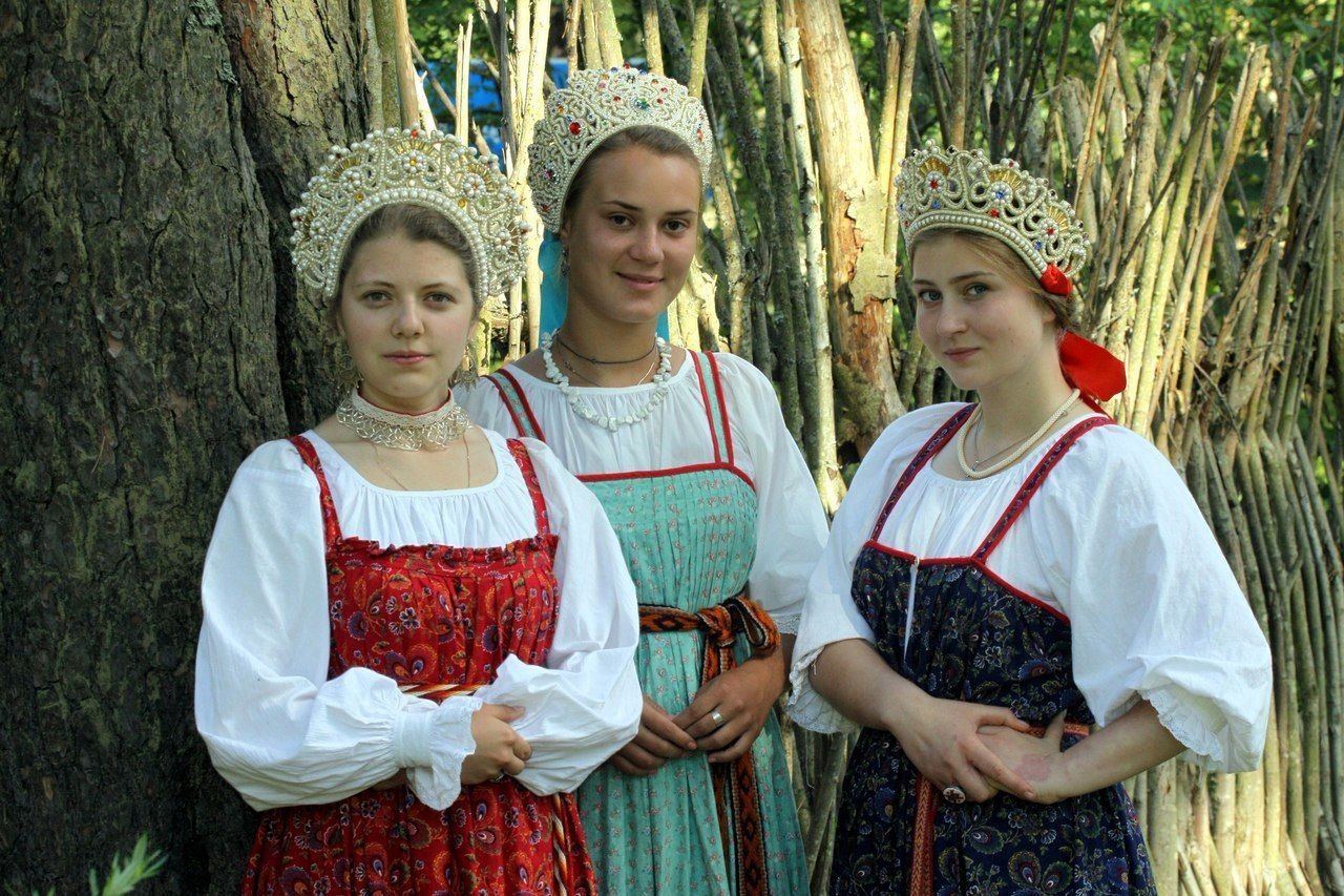 Sexy model Girls in Slavic costumes in Boston