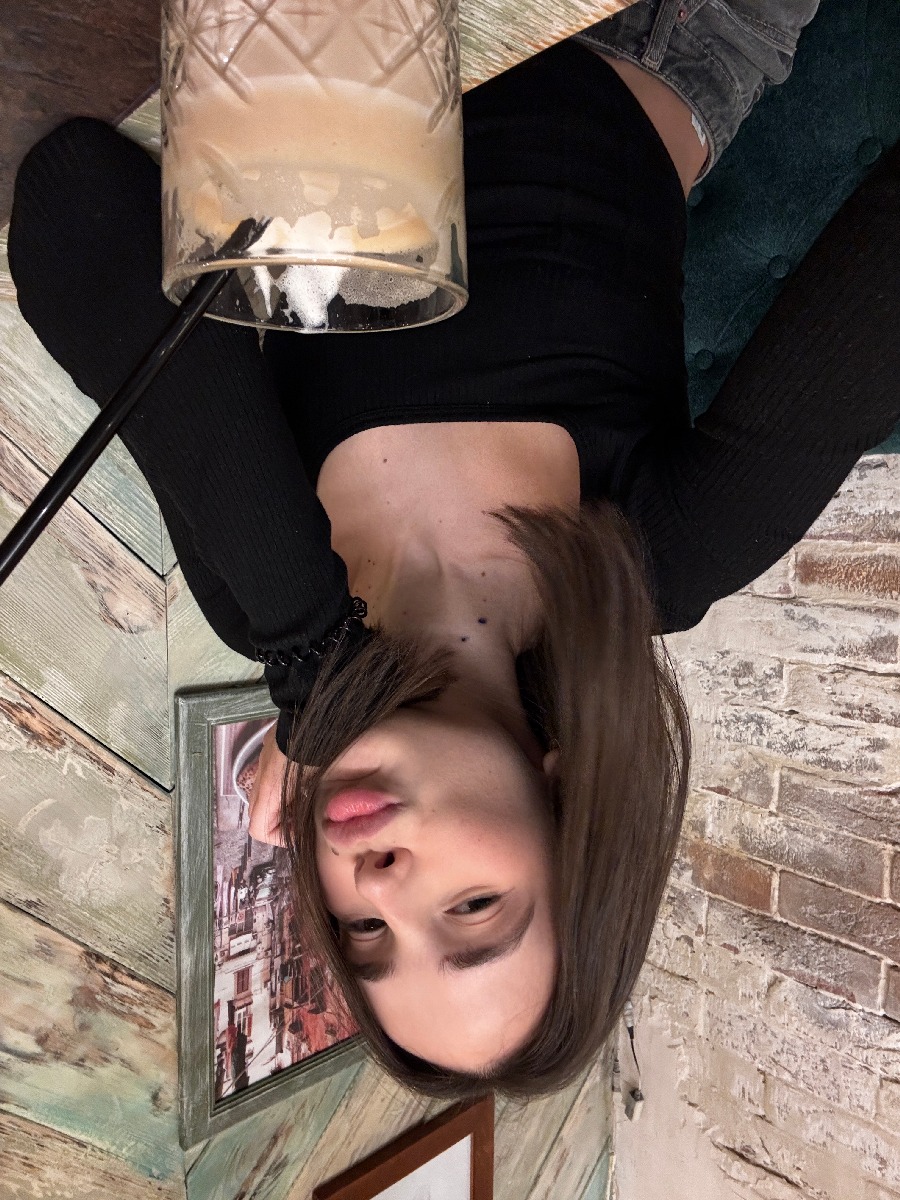 Fresh photos, fresh mood — Tina online in Boston